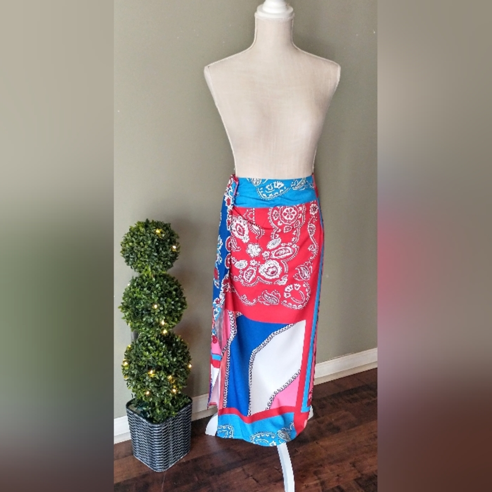 Bandana Print, Silky Touch, Full Side Split Skirt - SHEIN M - Picture 8 of 9